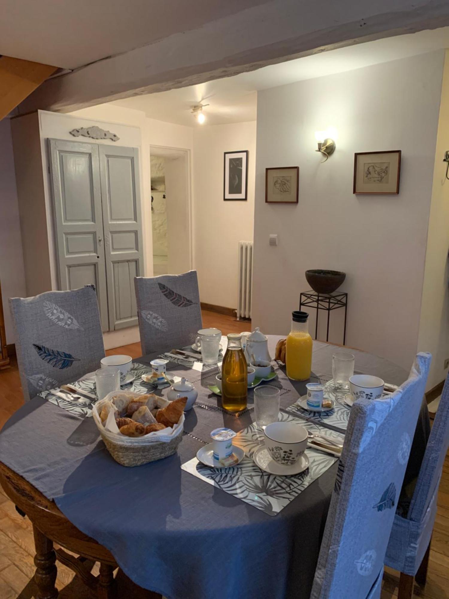 Les Mesanges Bed & Breakfast Bourré Exterior photo